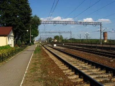 На Львівщині на залізничній колії знайшли мертвим 17-річного юнака
