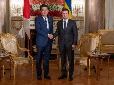 Зеленський запросив прем'єра Японії до України