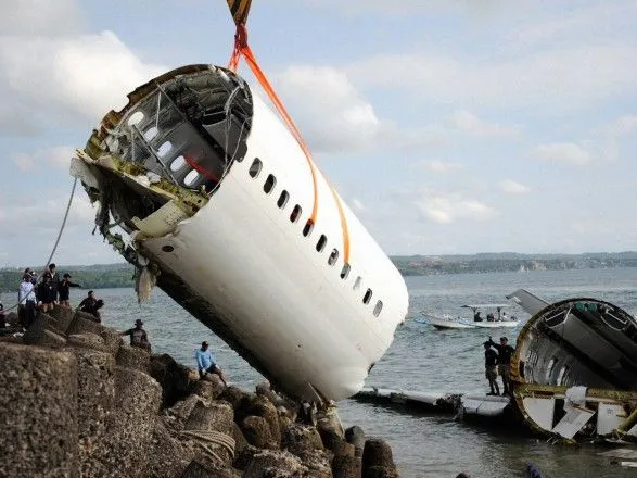 Катастрофа Boeing 737 в Индонезии: следователи назвали причины авиакатастрофы