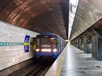 Через технічну несправність тимчасово зупинявся рух "зеленою лінією" столичного метро