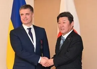 Уряд Японії готовий продовжити сприяння у відновленні миру в Україні – глава МЗС