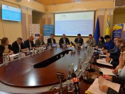 Нардепи у Краматорську обговорили, як дотримуються прав громадян на Донбасі