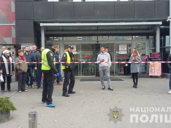 В Харькове возле супермаркета произошла стрельба: есть жертва