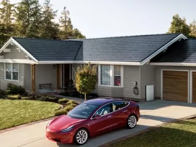 Маск заявил, что Tesla создала новую крышу для домов, которая вырабатывает ток из солнечной энергии