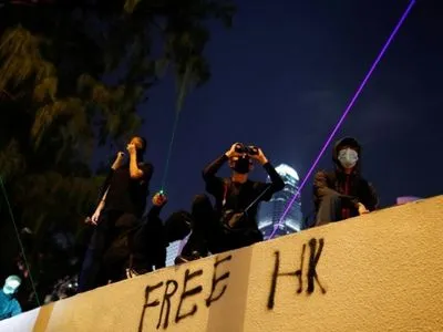 Гонконгські медики приєднались до протестів проти жорстокості поліції