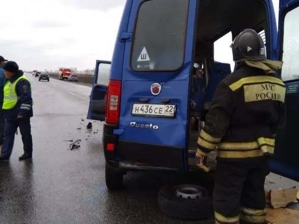 У Росії в ДТП за участі мікроавтобуса загинуло 8 осіб