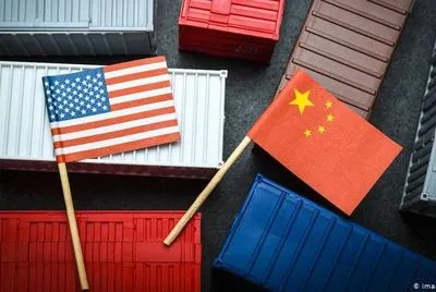 У Китаї заявили про усунення ключових розбіжностей з США в ході торгових консультацій