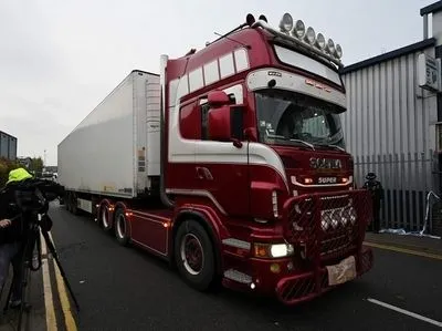 Вантажівка з тілами у Великій Британії: трьох підозрюваних звільнено під заставу