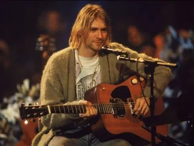 Кардиган Курта Кобейна з концерту MTV Unplugged продали на аукціоні за 334 тис. доларів
