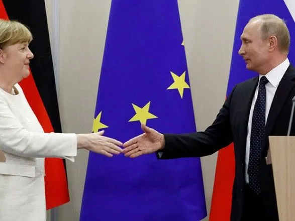 Путин обсудил с Меркель транзит российского газа через Украину