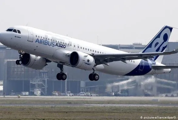 Индийский лоукостер выполнил один из самых крупных заказов в истории Airbus