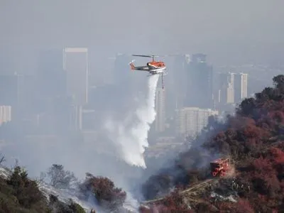 Пожары в Калифорнии вынудили знаменитостей покинуть свои дома
