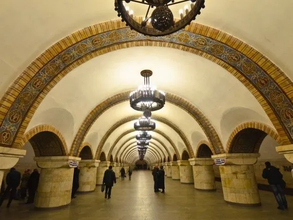 У Києві одну станцію метро з 30 жовтня зачинятимуть вранці на вхід