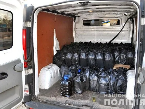 В Черкасской области у водителя изъяли тонну спиртовой смеси