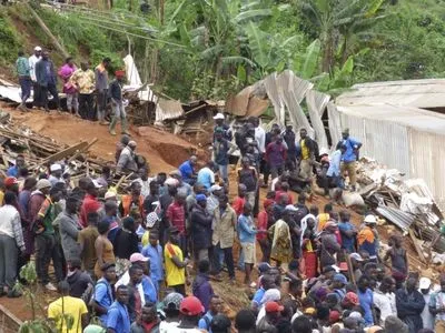 В результате оползня в Камеруне погибли более 40 человек, большинство дети