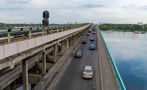 Завтра відкриють рух автопроїздами мосту Метро через Русанівську протоку