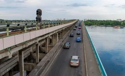 Завтра откроют движение по автопроездам моста Метро через Русановский пролив