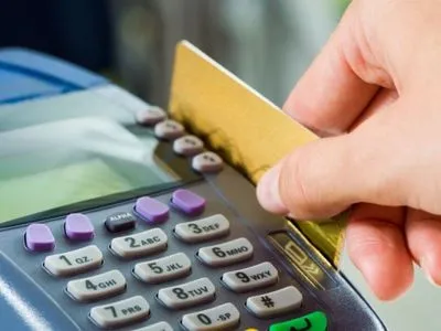 У Києві у наземному транспорті планують ввести оплату банківською карткою