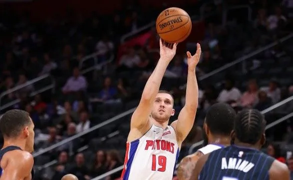 Баскетболист Михайлюк провел результативный дебютный матч сезона НБА
