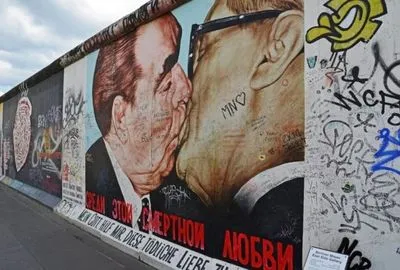 В Берлине отмечают 30-летие падения Берлинской стены