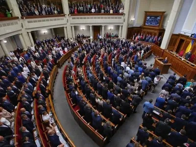 В октябре 16 нардепов пропустили почти треть голосований в парламенте