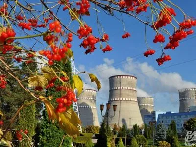 Енергосистема України продовжує працювати без чотирьох атомних блоків
