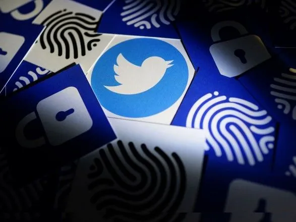 Бывших сотрудников Twitter обвинили в передаче Эр-Рияду данных о пользователях - NYT