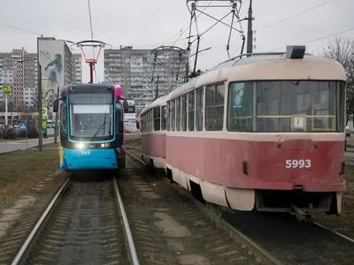 У Києві тимчасово скоротять режим роботи низки трамваїв