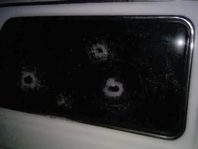 Неизвестные в Харьковской области обстреляли автомобиль активиста