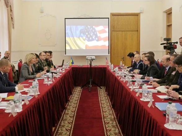 У Києві розпочалися українсько-американські оборонні консультації