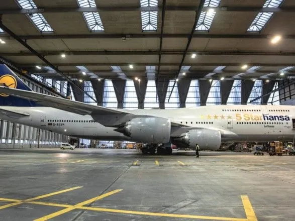 Lufthansa отменит 1300 рейсов из-за забастовки работников