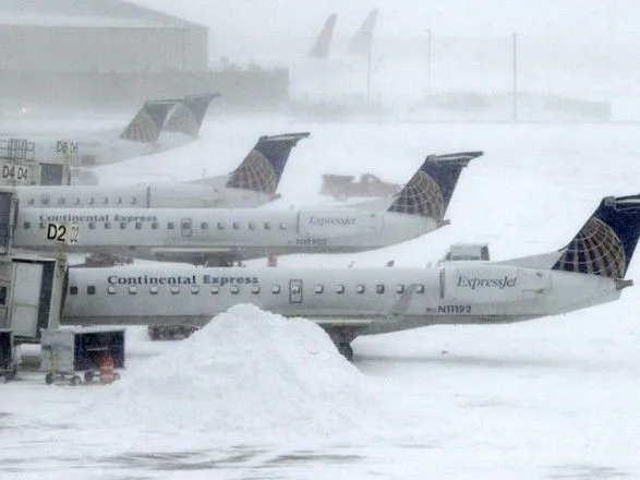 У Чикаго скасовано понад 900 рейсів через снігопад