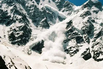 В результате схода лавины в Австрии погибли два человека