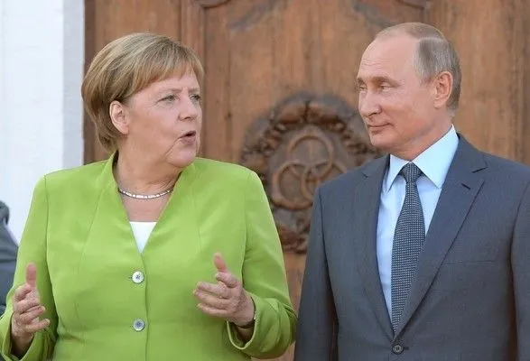 Розведення на Донбасі, нормандська четвірка і газ: про що Путін говорив із Меркель