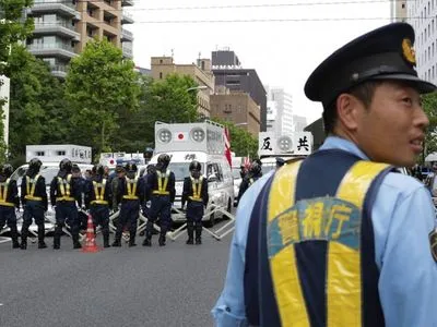 В Японии автомобиль въехал в детей из яслей на прогулке