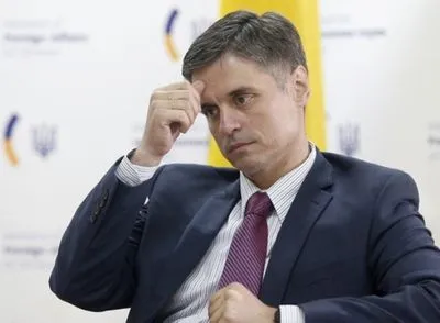 Голова МЗС: українці вимагають від Зеленського спробувати домовитися з Путіним