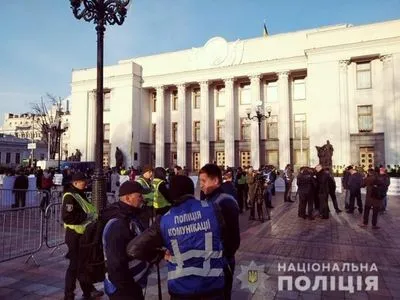В Киеве правоохранители из-за акций несут усиленную службу