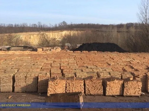 Нелегальная добыча ископаемых на Буковине и в Черкасской области нанесла ущерб государству на 27 млн грн