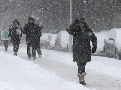 У Чикаго через рекордні морози і снігопад закрито школи і підприємства