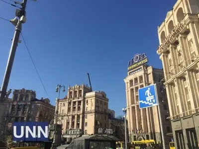 В Киеве снова остановили незаконное строительство на крыше дома на Майдане