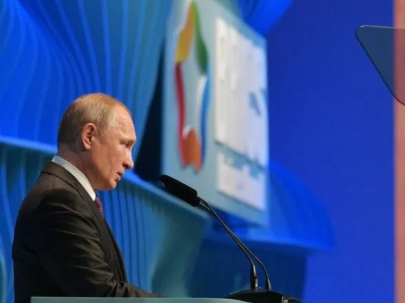Путин поприветствовал разведение сил на Донбассе