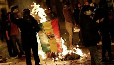 Во время столкновений с начала протестов в Боливии погибли 23 человека