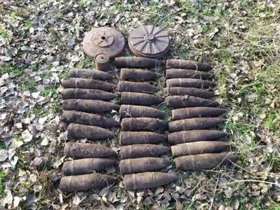 Неподалеку от села в Днепропетровской области нашли 30 взрывоопасных боеприпасов