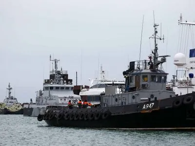 Україна відправила буксири за кораблями, які захопила РФ