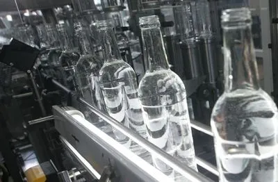 Рынок алкоголя в Украине захвачен четырьмя водочными компаниями - нардеп