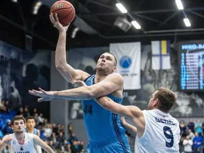 Баскетболісти "Дніпра" стали першими чвертьфіналістами Кубку України