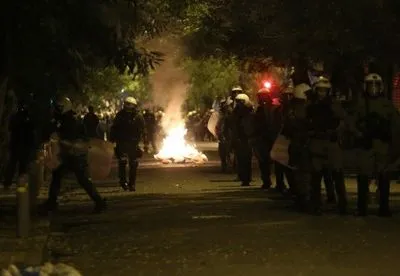 После столкновений анархистов с полицией в Греции задержали больше 40 человек