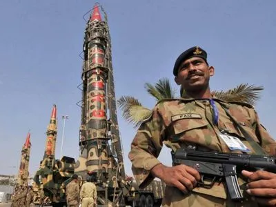 Індія провела випробування ракети, що здатна нести ядерний заряд на дальні дистанції