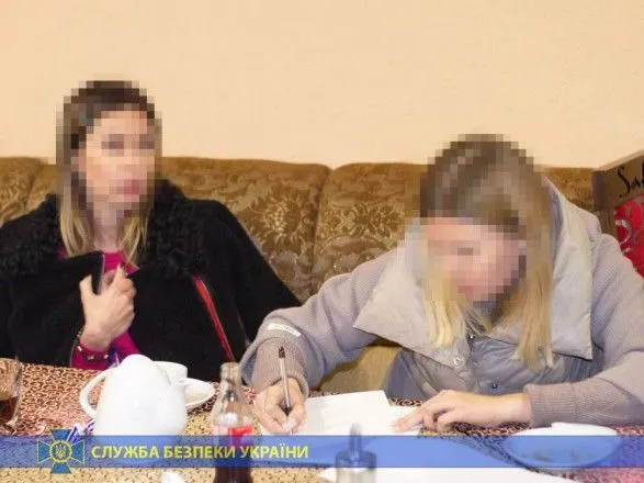 СБУ задержала жительницу Донецка за попытку легализации в Украине лиц с РФ и "ДНР"