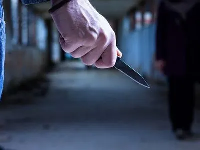 У Тернополі затримали чоловіка, який накинувся з ножем на поліцейських